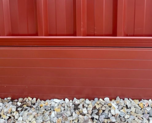 red lower fence - AliRetain Fencing Plinths