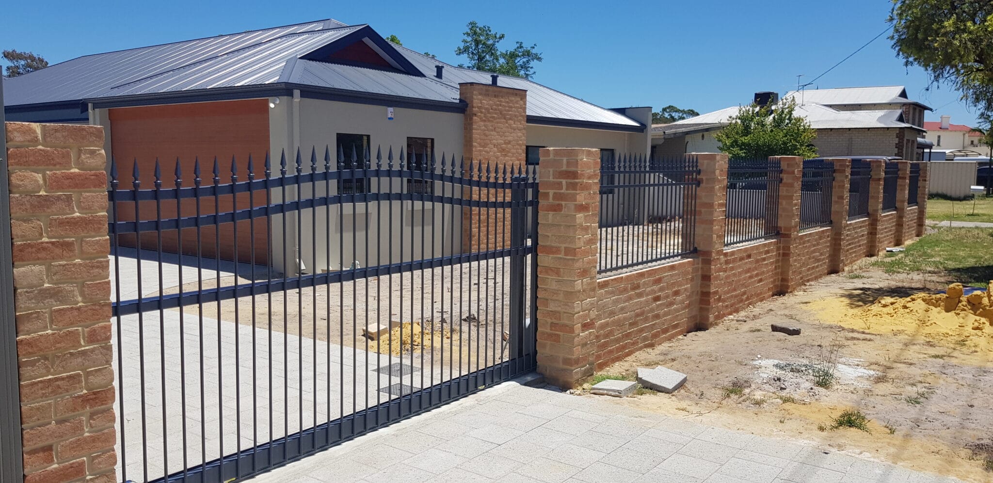 Choosing an automatic gate for your home Metric Fencing