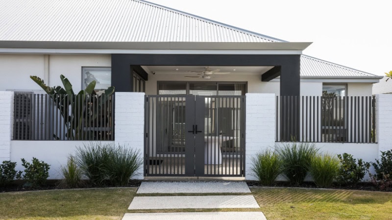Matching Gates with Fencing Style